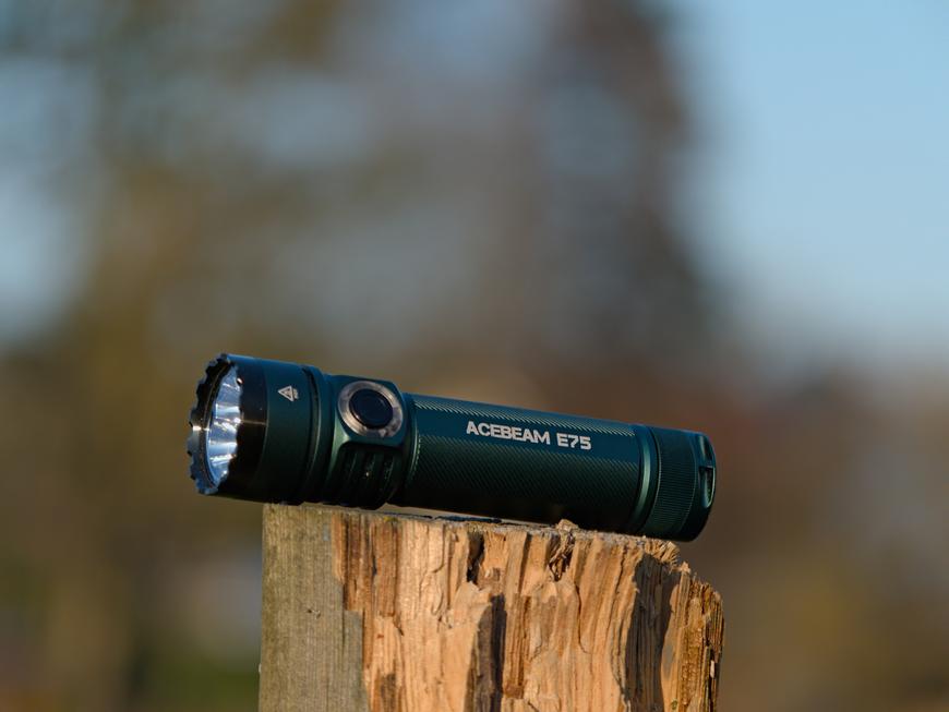 Review: Acebeam E75 - an efficient general-purpose flashlight with great color rendering, USB-C charging and a 21700 battery