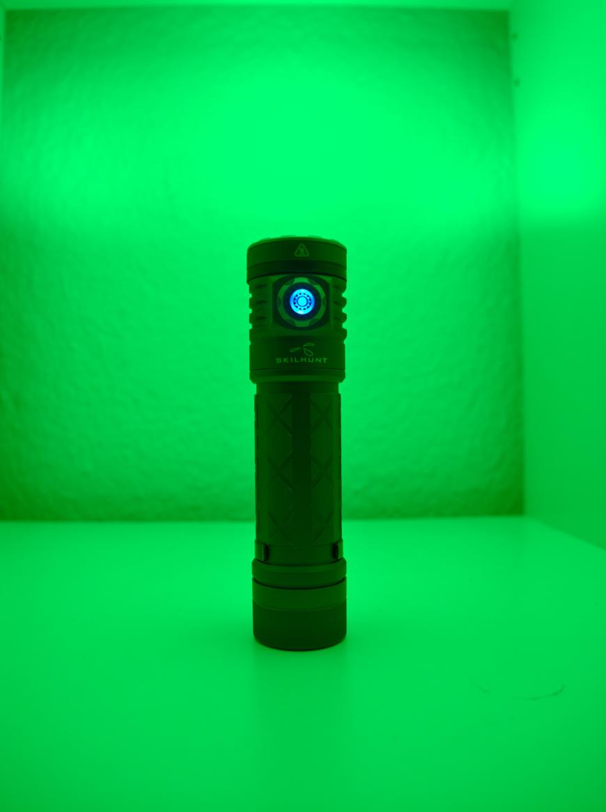 Review: Skilhunt EC300 - a high-CRI 21700 flooder with USB-C powerbank and colored secondary LEDs